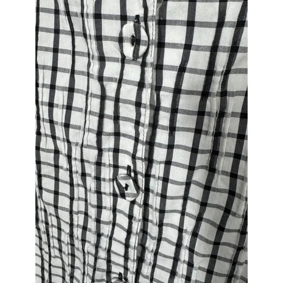 Foxcroft Shaped Fit Black And White Striped Crinkle Button Up Shirt Size 10 Work - Picture 7 of 11